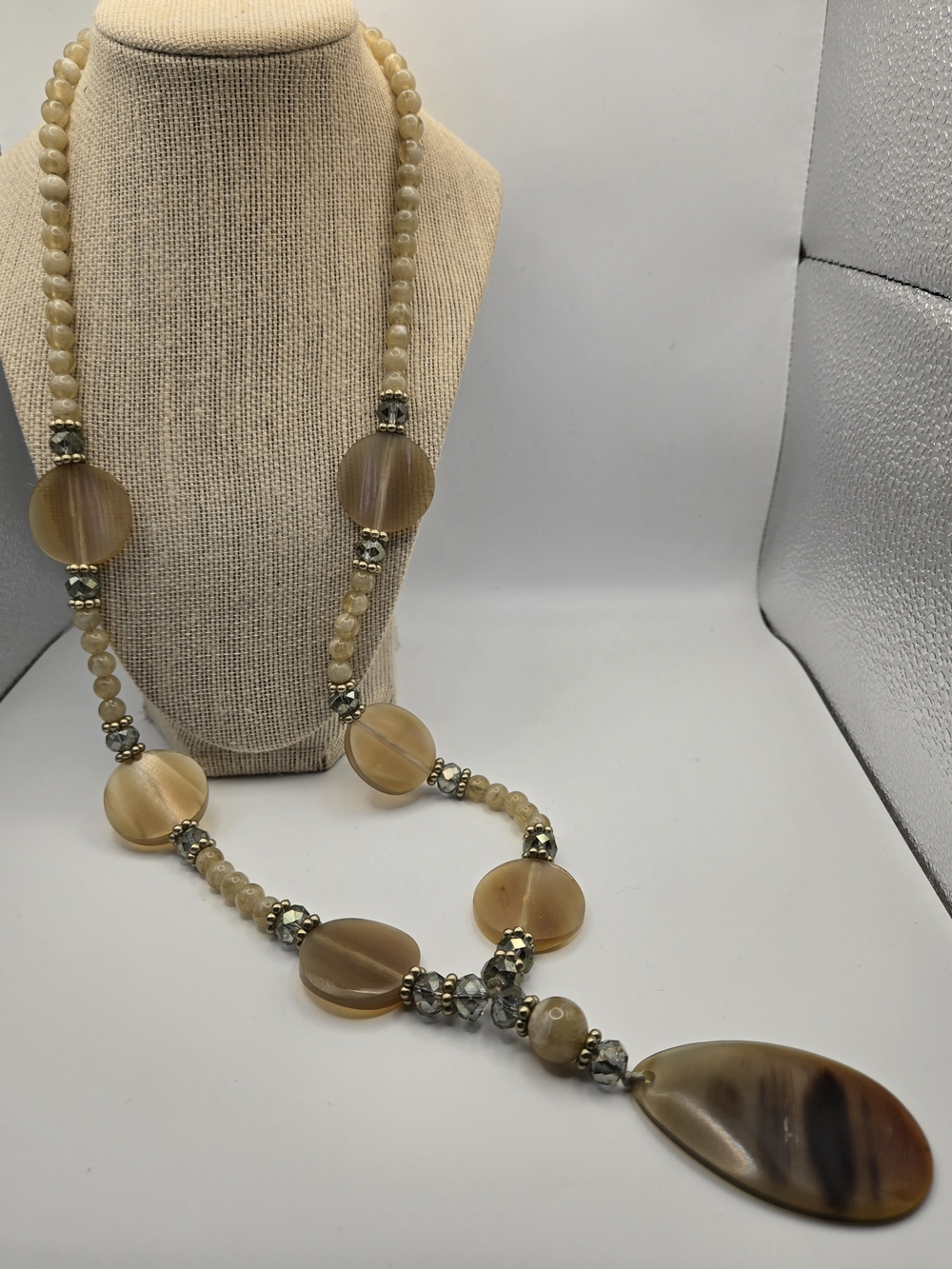 Chico's Beige Faux Agate Teardrop Pendant Long Necklace Nature Bold Elegant Boho